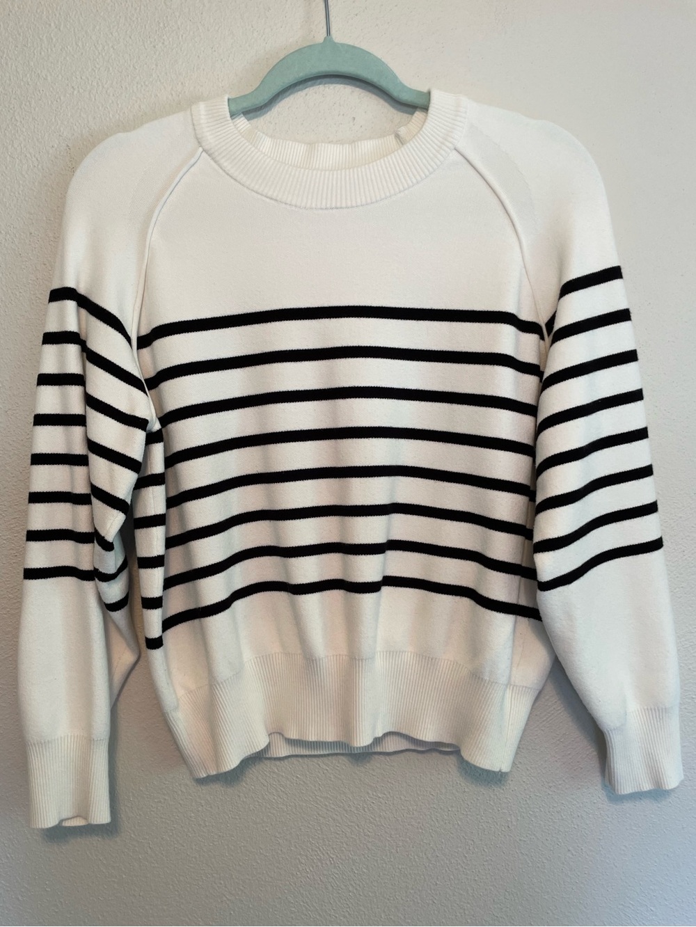 Evereve Cream Crewneck Sweater with Black Stripes Large